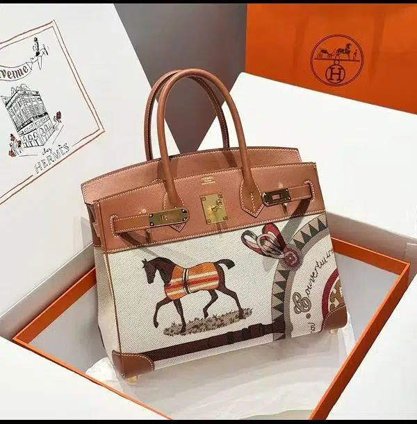 Patterned leather handbag